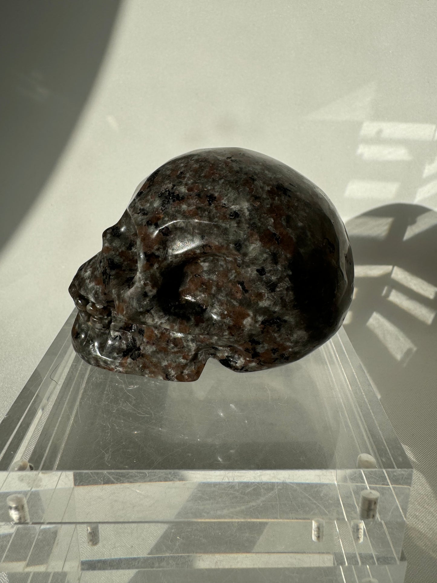 Yooperlite Skull | Bespoke Crystals