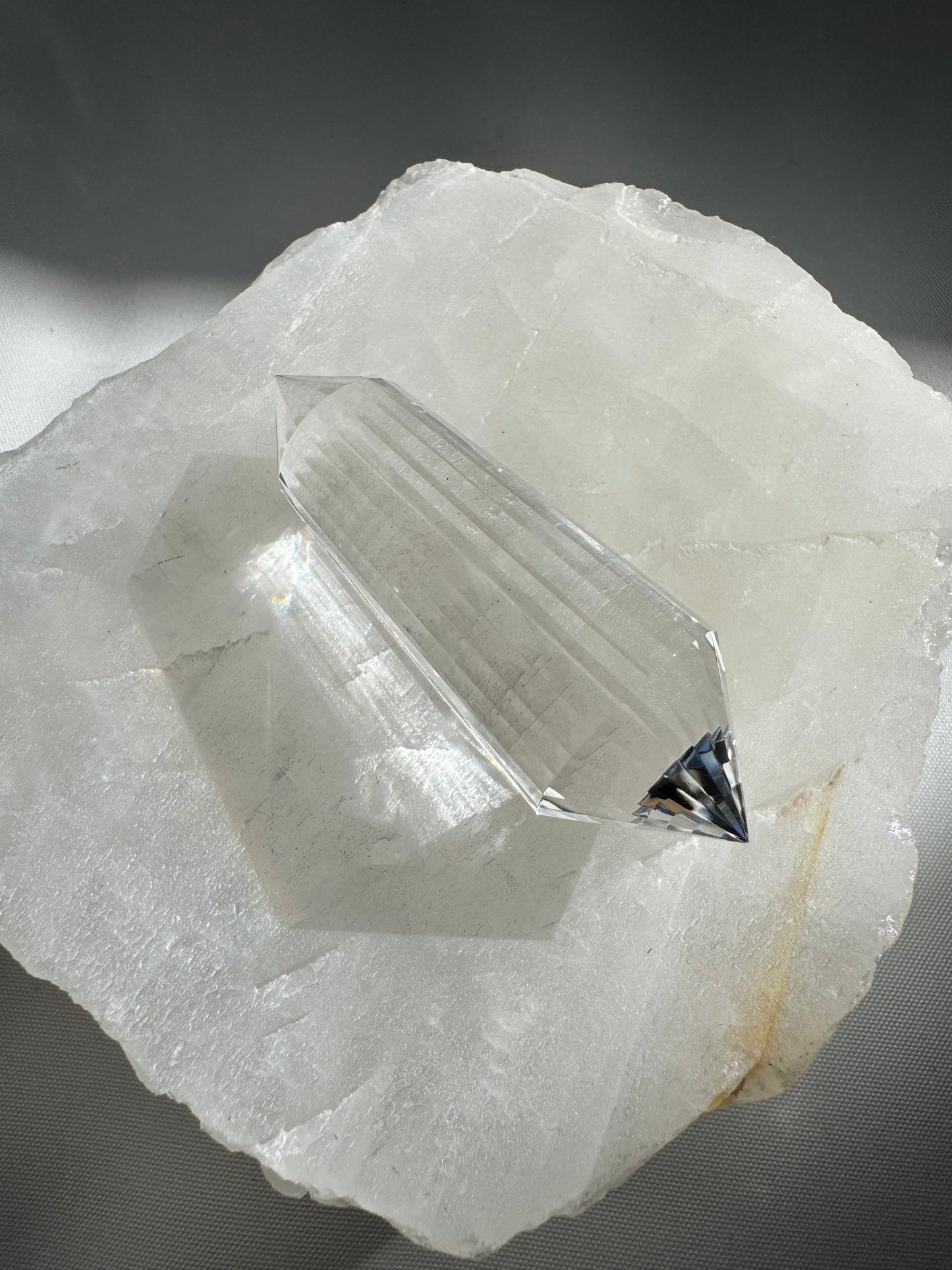 Clear Quartz Cut Vogel 24 side