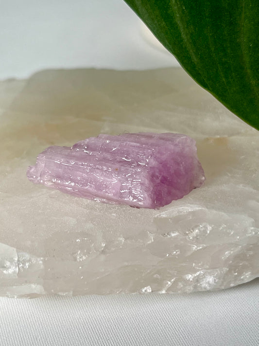Kunzite Crystal | Bespoke Crystals