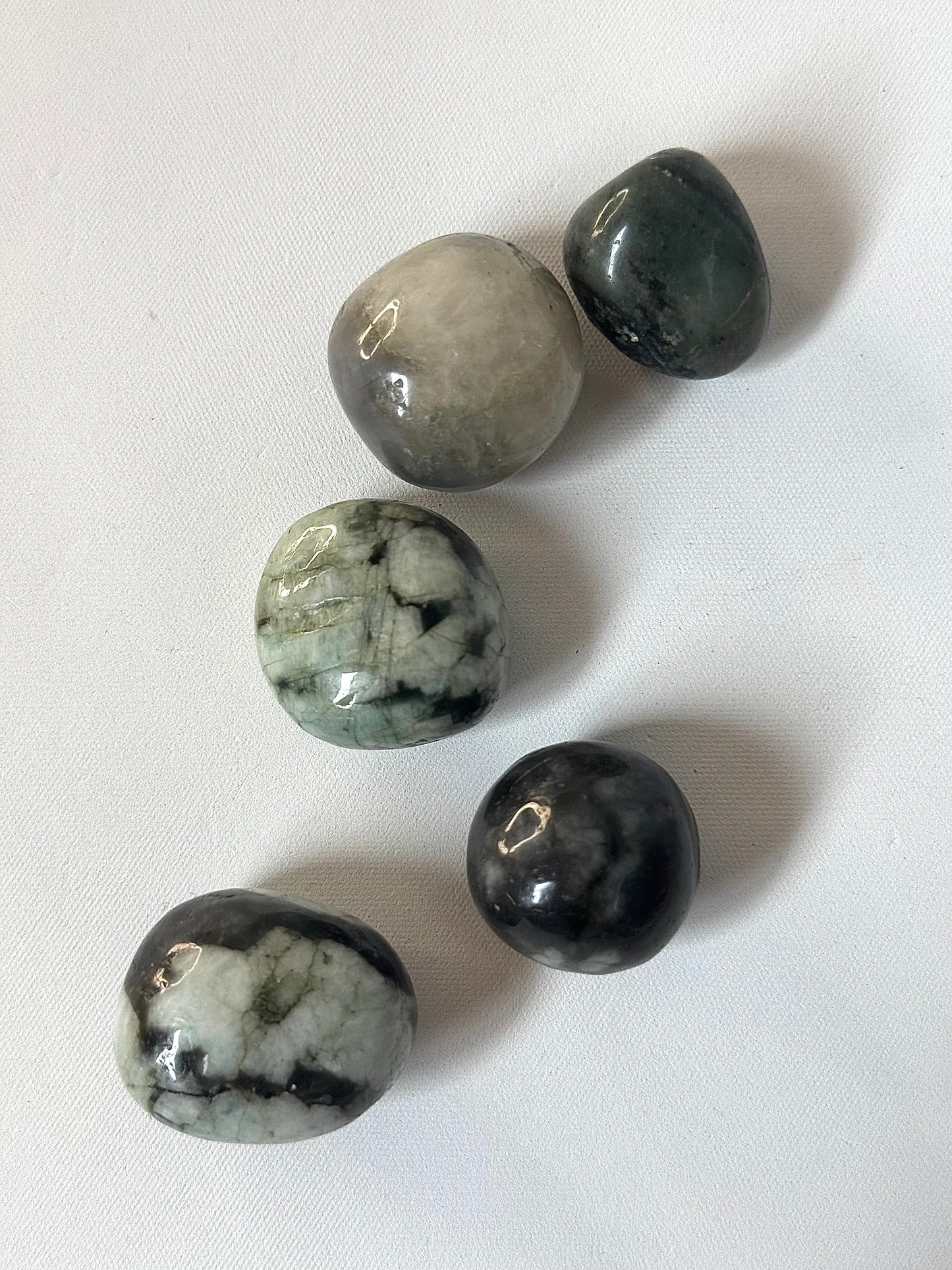 Emerald Tumble Stone | Bespoke Crystals