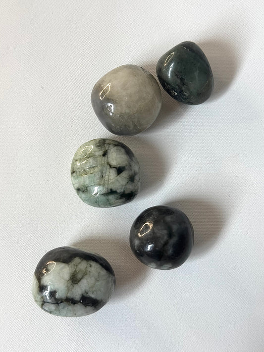 Emerald Tumble Stone | Bespoke Crystals